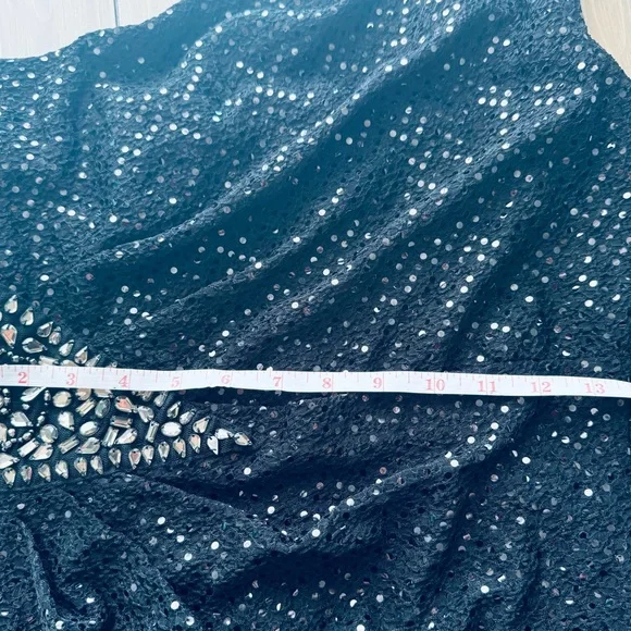 Size 8 Jackie Jon black one shoulder cocktail dress. In excellent condition. - Picture 8 of 9